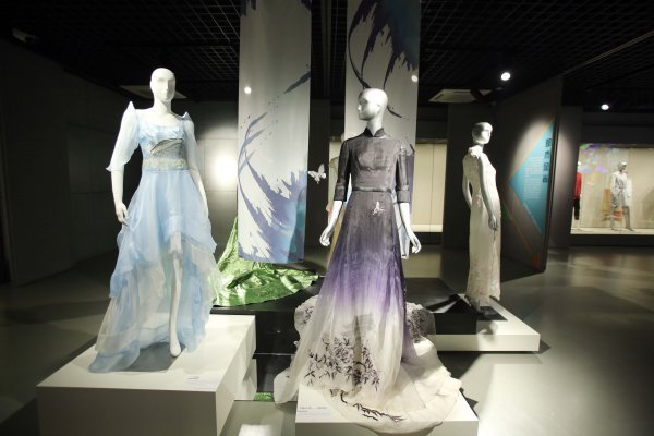 展廳設計中傳統(tǒng)服飾文化應用